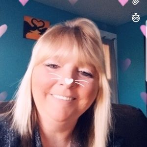 Meet your Posher, Lorie